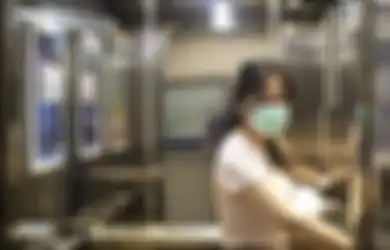 Waspadalah! Hanya 60 Detik Naik Lift, Wanita Ini Tularkan Covid-19 ke 71 Orang, Begini Kronologinya
