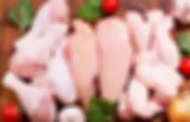 Marah Bukan Kepalang! Pria Ini Kaget Dapati Hal Menjijikan Ini Saat Beli Ayam Utuh