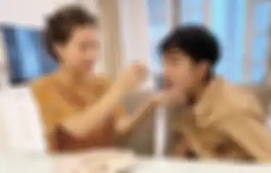 Tak Cuma Tagihan Makan Keluarga, Betrand Peto Lagi-lagi Syok Lihat Harga Kado Sarwendah Buat Ulang Tahun Ruben Onsu: Aduh Silau