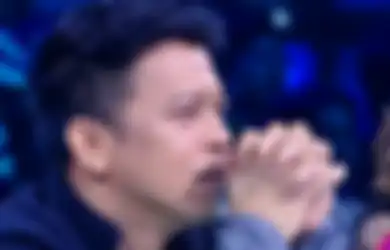 Bukan Hanya Wanita Muda, Ibu-ibu Sampai Bapak-bapak Juga Ikutan Kecantol Kharisma Ariel Noah, Ternyata Ini Rahasianya
