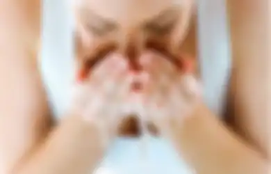 Iseng Cuci Muka dengan Air Rendaman Seledri, Wanita Ini Kaget Dapati Perubahan yang Terjadi pada Kulit Wajahnya