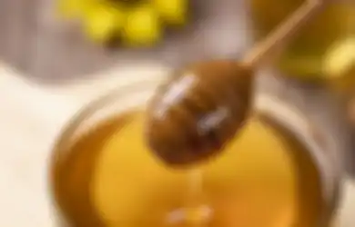 Coba Rutin Makan 1 Sendok Madu Sebelum Tidur, Rasakan Efek Luar Biasa yang Tak Terduga Ini pada Tubuh!