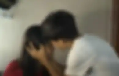 Bukannya Senang, Sarwendah Justru Tunjukan Ekspresi Seperti Ini saat Betrand Peto Mencium Keningnya, Apa yang Terjadi dengan Istri Ruben Onsu?