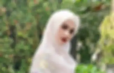Cari Aman Tutup Kolom Komentar, Mulan Jameela Banjir Hujatan Setelah Netizen Temukan Kejanggalan Soal Unggahan Foto Jadul Istri Ahmad Dhani