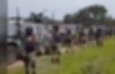 Berpakaian Militer Lengkap Dengan Senjata dan Kendaraan Lapis Baja, Jangan Kaget, Ini Bukan Tentara Melainkan 'Geng Narkoba' Meksiko yang Menantang Perang Negara