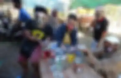 Nganggur Selama Pandemi Covid-19, Pria Ini Tak Urungkan Niatnya Berkurban, Nekat Tebus Kambing Jutaan Rupiah Pakai Celengan Uang Koinnya, Pedagang Syok: Kirain Bercanda!