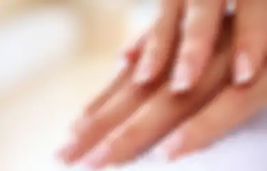 Bikin Kuku Mengkilap Kayak Habis dari Salon, Modalnya Cuma Garam! 