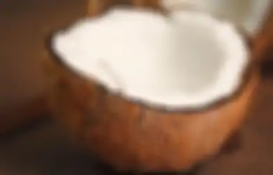Menyehatkan, Sayangnya Kebanyakan Makan Kelapa Sebabkan 8 Efek Ini
