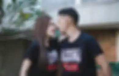 Ngebet Lepas Status Duda, Dory Harsa Lakukan Hal Ini di Atas Panggung Hingga Buat Nella Kharisma Malu, Sang Biduan: Di Belakang Ada Kakak Saya Lho...