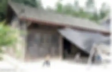 Foto Bagian Luar Rumah Ini Sukses Menipu Mata, Terlihat Reyot dan Tak Terawat, Siapa Sangka Hunian Lawas Ini Dihargai Rp 20 Miliar!