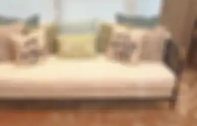 Inspirasi Desain Sofa dan Cushion Ciamik 2020, dari Tabrak Motif Engga Masalah!