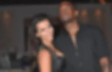 Sang Suami Tengah Alami Masalah Mental, Kim Kardashian Tetap Setia Dukung Kanye West