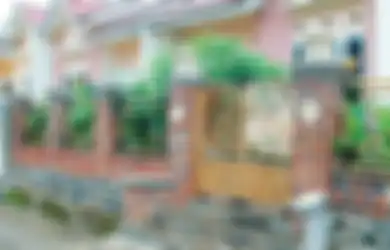 Bingung Mau Renovasi Pagar? Coba Aplikasikan Kayu Dolken, Biayanya pun Tak Mahal!