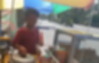 Demi Bisa Beli Kuota untuk Belajar Online, Siswa SMP Jadi Penjual Cilok Keliling