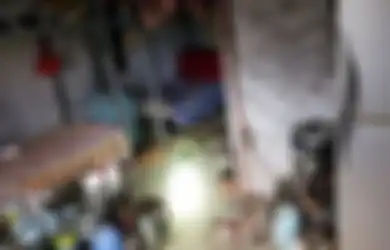 Tinggal di Kamar Berantakan, Pria Ini Tak Sadar Selama Ini Ada Buaya Hidup di Kolong Tempat Tidurnya, Langsung Syok Tahu Hewan Itu Masuk Daftar Merah Hewan Sangat Berbahaya