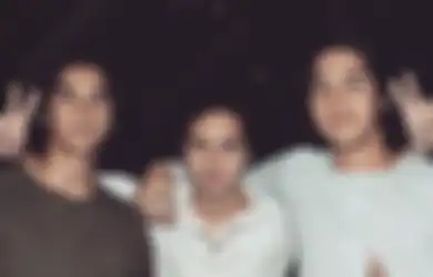 Melongo Lihat Al Ghazali Umbar Kemesraan Bareng Pacarnya di Atas Kapal Pesiar, Dul Jaelani Malah Disentil sang Nenek: Ojo Iri!