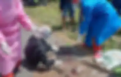 Dikira Daging Kurban, Mayat Bayi Ditemukan Hancur dalam Kresek Tergeletak di Jalan: 'Sudah Tidak Berbahu Air Ketuban'