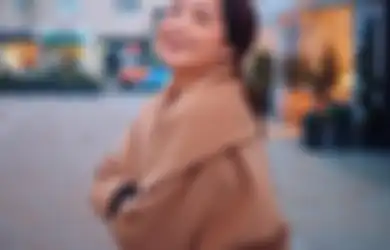 Ketika Nagita Slavina Pakai Baju Unik Seharga Rp 9 Juta, Netizen Justru Sebut Lebih Mirip Jas Hujan, Seperti Apa?