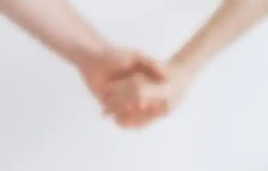 Tahukah Kamu, Ini Isi Pikiran Cowok Saat Pegang Tangan Cewek