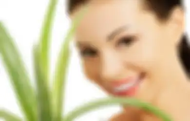 Oleskan Gel Lidah Buaya pada Bibir Selama 10 Menit, Inilah Hal Menakjubkan yang Akan Terjadi pada Bibir Anda!