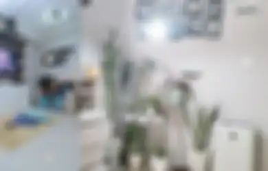 Berbagi Tips di Masa Pandemi, Pria Lajang Ini Sulap Apartemennya Jadi Lebih Adem dengan Tanaman