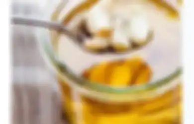 Nyesel Baru Tahu Sekarang, Rutin Minum Air Rendaman Bawang Putih Setiap Hari Ternyata Ampuh Lawan Penyakit Sejuta Umat Ini
