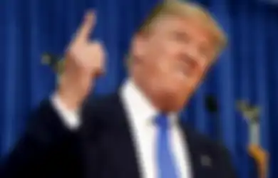 Selalu Anggap Sepele Bahaya Corona, Ternyata Donald Trump Kontak Fisik dengan Sosok Cantik Ini Sebelum Dinyatakan Positif Covid-19, Sampai Peluk Cium?