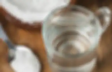 Wajib Diketahui, Rajin Minum Segelas Air Garam Hangat Setiap Hari Bisa Dapat 5 Manfaat Luar Biasa Ini Secara Langsung, Salah Satunya Bisa Atasi Masalah Susah Tidur
