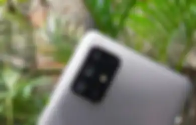 Muncul Smartphone Samsung Seri F di GeekBench, Fokus Pada Kamera