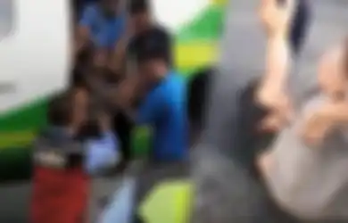 Viral Petugas Bandara yang Lempar Pria Diduga Gangguan Jiwa dari dalam Pesawat, Netizen: Dia Juga Manusia!