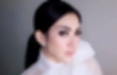 Tak Gengsi, Syahrini dengan Percaya Diri Kenakan Outfit Senilai Rp 100-ribuan Saat Liburan ke Luar Negeri