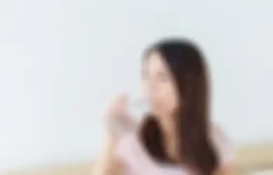Anda Harus Tahu Rahasia Ini, Minum Air Putih Hangat di Pagi Hari Saat Perut Kosong, Salah Satunya Bisa Wujudkan Hal yang Diimpikan Banyak Wanita Ini
