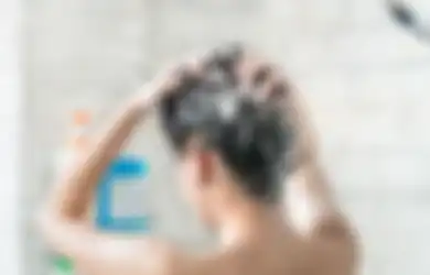 Tak Perlu Pusing Urusi Rambut Bermasalah, Coba Campurkan Garam dan Shampoo! Ternyata Mampu Atasi Masalah Utama Rambut Ini!