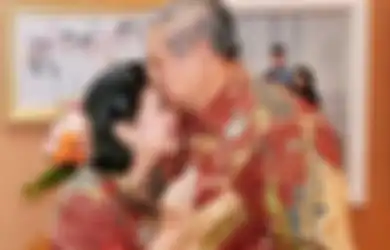 Foto SBY Jualan Nasi Goreng Jadi Bahan Bully, Penampilan AHY dan Sang Istri Saat Liburan ke Puncak Disorot Karena Cuma Pakai Outfit Ini