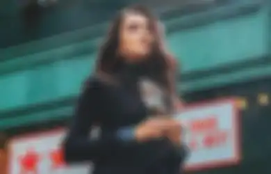 Pamer Perut Rata Saat Pemotretan, Luna Maya Tampil Seksi Kenakan Bra dengan Harga Segini, Mahal Banget?