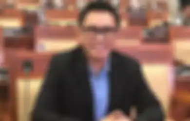 Ngaku Anak Pinggiran Padahal Punya Aset Senilai RP 90 Miliar, Eko Patrio Pamer Sarapan Nasi Bungkus Bareng Istri