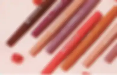Review Madame Gie Double Trouble Matte Lipstick 2 in 1. Praktis!