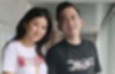 Miliki Suami Bos Ayam Geprek yang Tajir Melintir, Sarwendah Buat Netizen Tak Percaya Saat Kepergok Cuci Baju Pakai Papan Penggilasan Tanpa Mesin Cuci: Serius Ini?