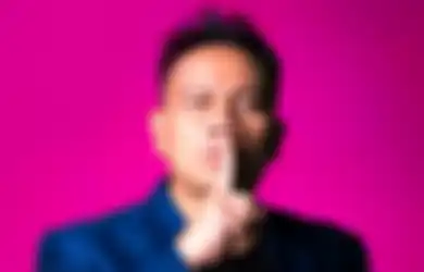 Statusnya Kini Ditangguhkan hingga Disambut Isak Tangis Keluarga, Ini Hal Pertama yang Dilakukan Vicky Prasetyo Usai Keluar Dari Rutan Salemba