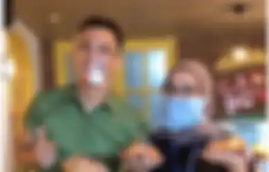 Cerita Dibalik Om Roti TikTok Viral di Surabaya, Dibully Terus Diminta Foto Bareng