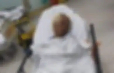 Tak Masuk Akal, Nenek Ini Ditemukan Masih Hidup Meski Sudah Terkubur di Lumpur Selama 3 Hari, Keluarga Ungkap Fakta Mencengangkan di Baliknya!