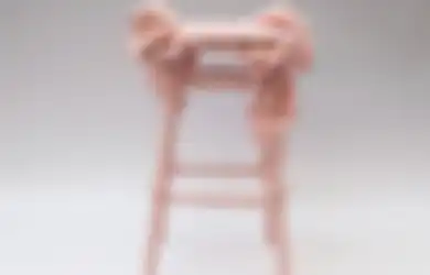 Desainer Ini Mengklaim Furnitur dari Lem dan Kertas Lebih Kuat ketimbang Kayu, Ini Alasannya!