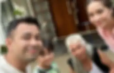 Seolah Perlihatkan Hubungannya dengan Sang Ayah Baik-baik Saja, Raffi Ahmad dan Nagita Slavina Unggah Video Bersama Gideon Tengker: Kita Sayang Sama Papa Dion