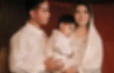 Kerap Tampil Polosan Tanpa Makeup Hingga Tak Malu Nyeker di Depan Ganjar Pranowo, Penampilan Selvi Ananda yang Sederhana Bak Rakyat Jelata Tuai Pujian Netizen: Cantik Alami!