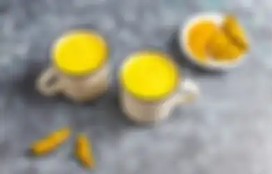 Minum Air Kunyit Hangat di Pagi Hari Saat Perut Masih Kosong Selama Seminggu, 10 Khasiat Luar Biasa ini Bisa Kamu Dapatkan