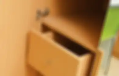 Barang Mudah Ditemukan & Rumah Lebih Rapi dengan Menyimpan Barang Penting di Junk Drawer. Apa Itu?