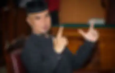 Rumah Tangganya dengan Maia Estianty Sempat Tersandung Restu Gegara Cuma Tamatan SMA, Ahmad Dhani Bongkar Fakta Mengejutkan Tentang Kuliahnya Hingga Sebut Sosok Musisi Ini Rekan Seangkatan!