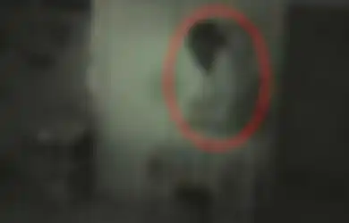 Makanannya Selalu Hilang, Pria ini Kaget, Ternyata Ada Cewek Tinggal di Lemarinya