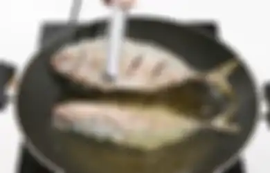 Nyesel Banget Baru Tahu, Jangan Lagi Lakukan Hal Ini Saat Menggoreng Ikan Jika Tak Ingin Lengket di Wajan, Ikuti Cara Ini