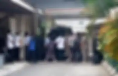 Insiden Tali Lift Putus, Ketua DPRD DIY Alami Patah Kaki dan Dilarikan ke Rumah Sakit